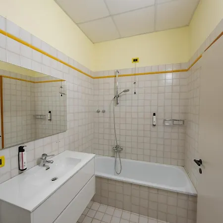 Il Tridente Hotel 4* بيبيوني