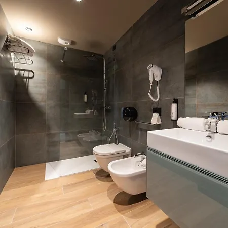 Il Tridente Hotel فندق