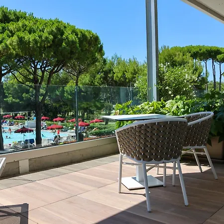 Il Tridente Hotel فندق بيبيوني