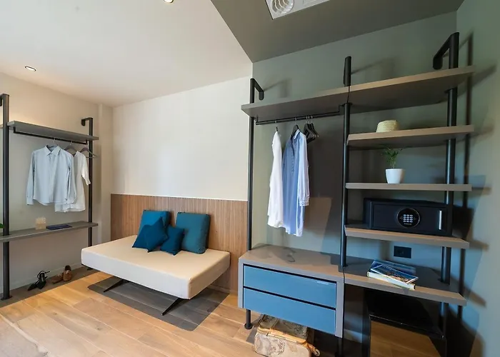 מלון Il Tridente Hotel ביביונה