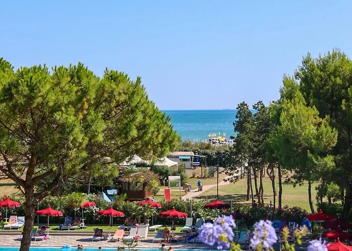 Il Tridente Hotel מלון ביביונה