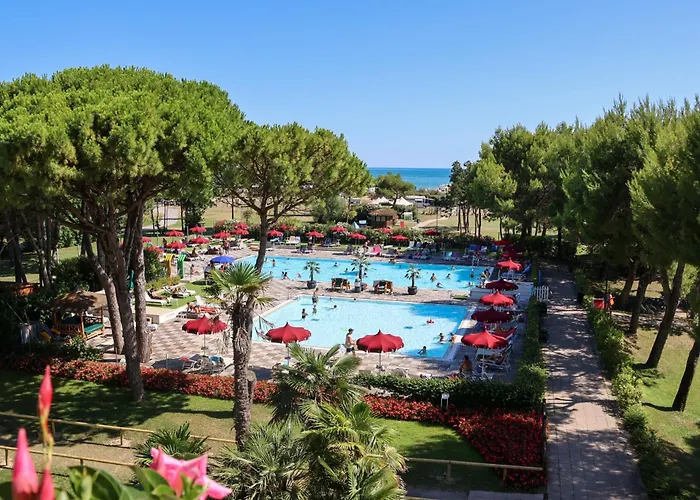 Il Tridente Hotel מלון ביביונה