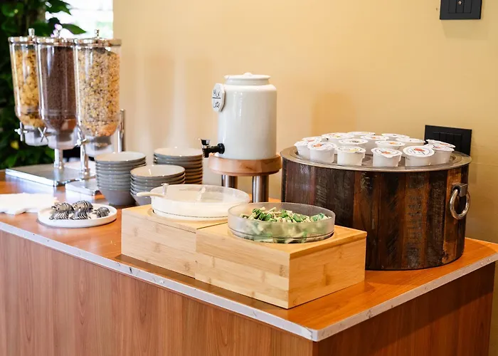 Il Tridente Hotel 4* ביביונה